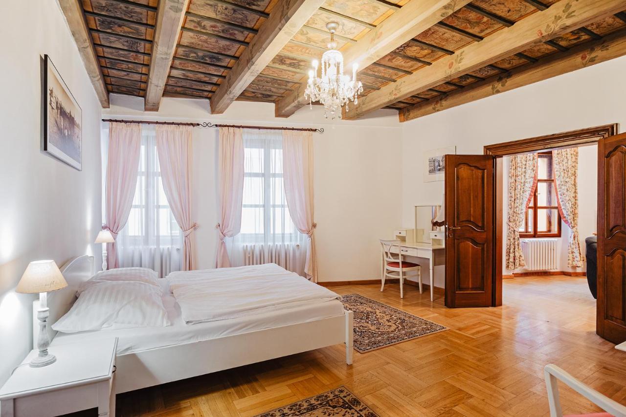 Appartement U Cerneho Medveda- At The Black Bear à Prague Extérieur photo