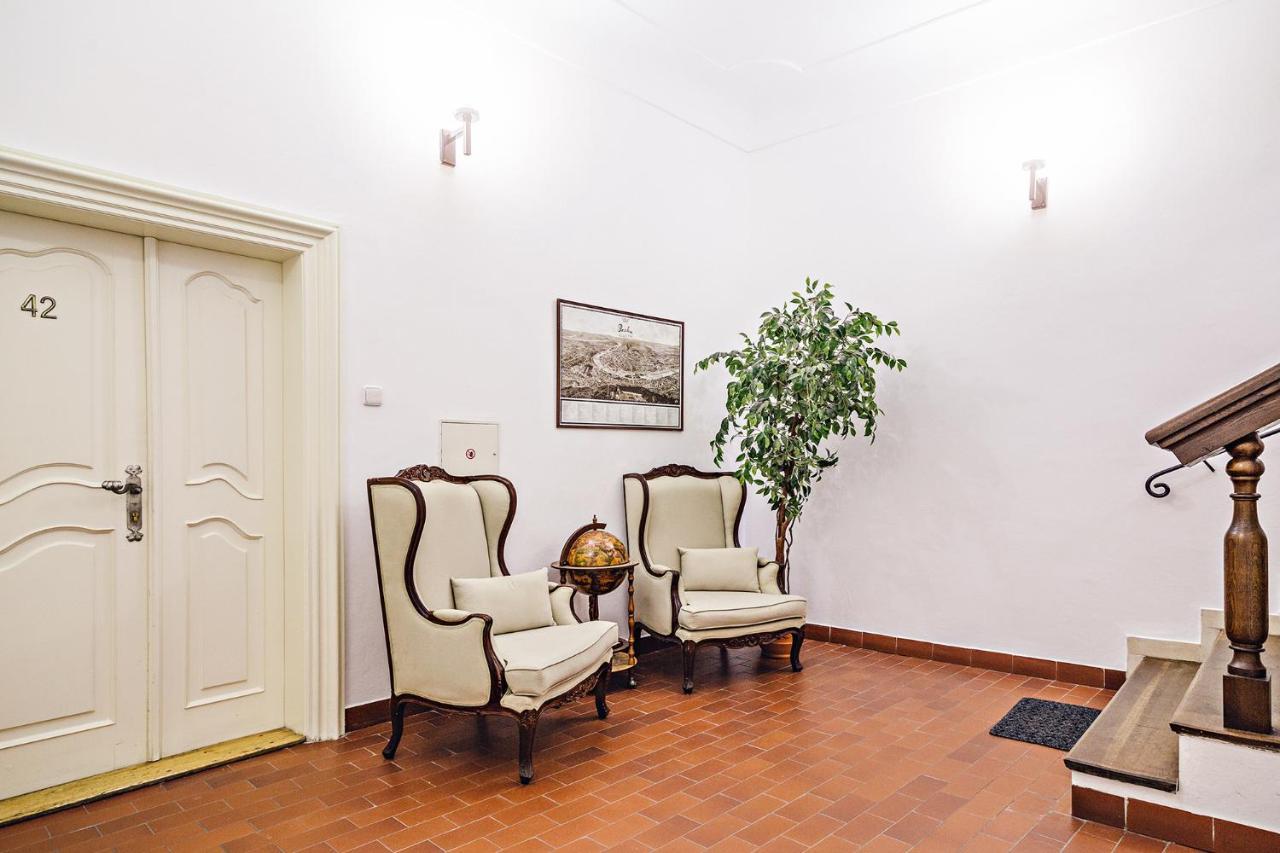 Appartement U Cerneho Medveda- At The Black Bear à Prague Extérieur photo