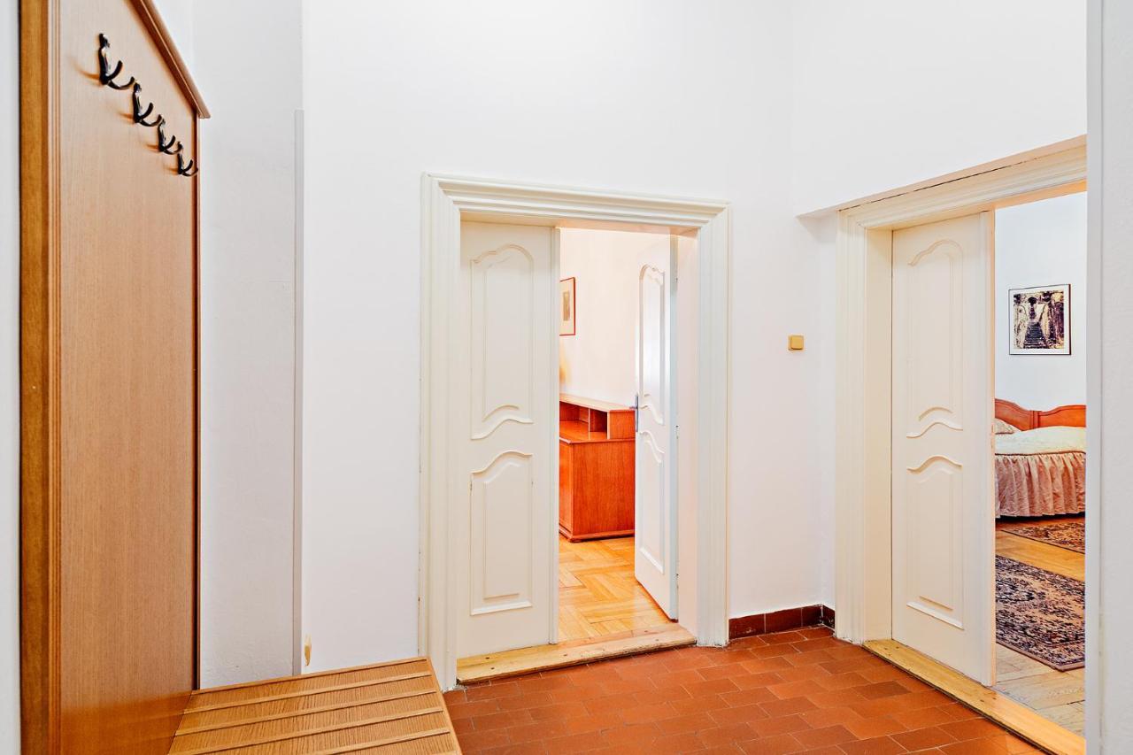 Appartement U Cerneho Medveda- At The Black Bear à Prague Extérieur photo