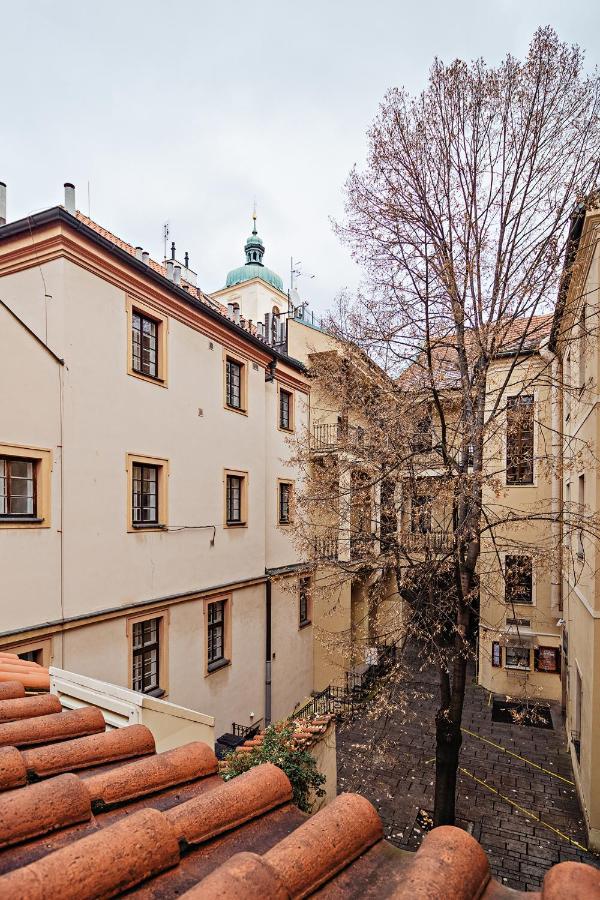 Appartement U Cerneho Medveda- At The Black Bear à Prague Extérieur photo
