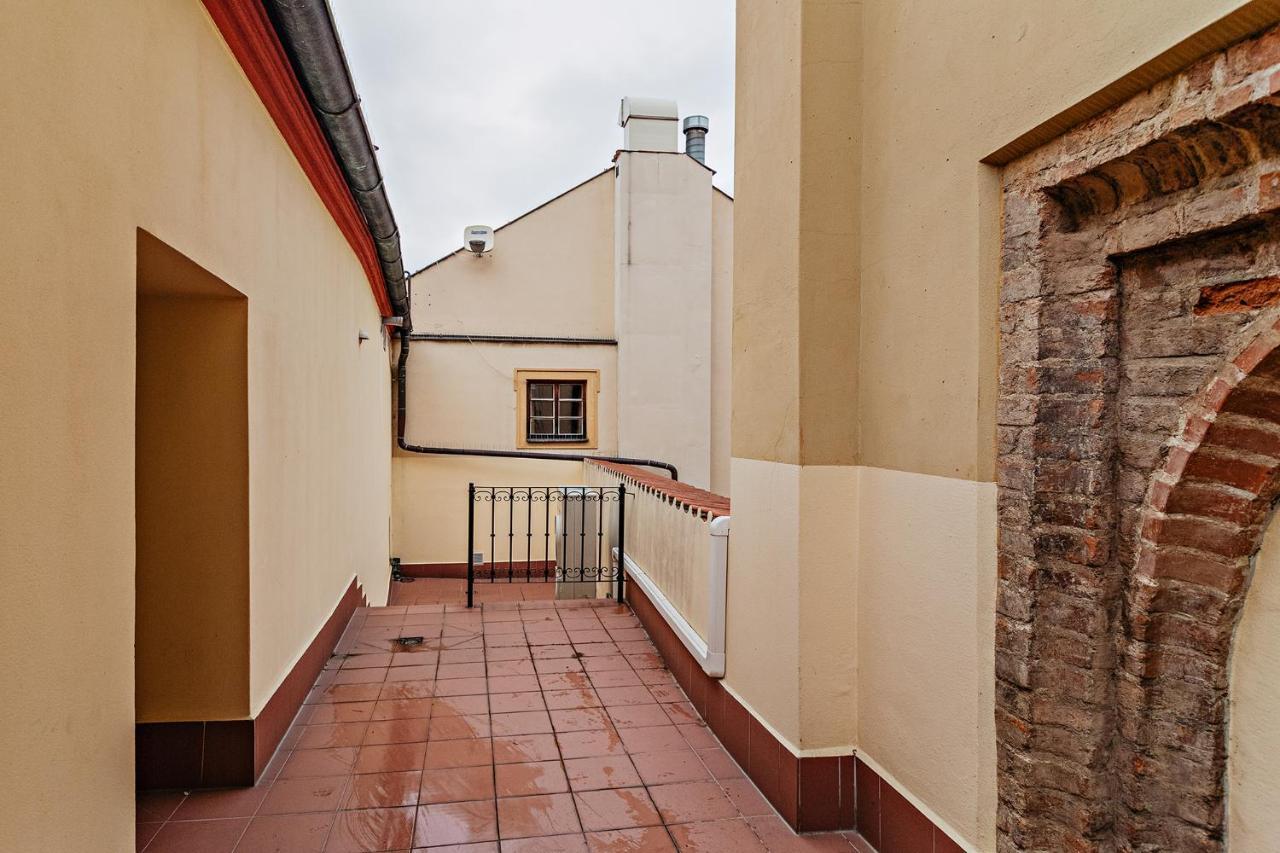 Appartement U Cerneho Medveda- At The Black Bear à Prague Extérieur photo
